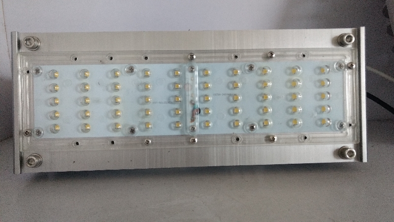 =SULD 30W 60W 90W 120W 180W 240W or 50W 100W 150W 200W 300W 400W|Street Light & Tunnel Light.GLLL Street LED Light Head Unit Type.This series is modular design,that means if one module is out of order,others will still work to keep lighting road for traffice safe.