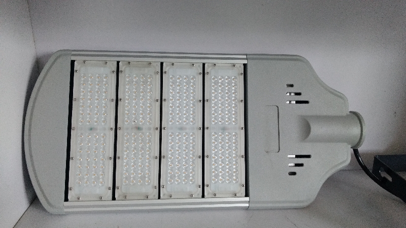 SULD 30W 60W 90W 120W 180W 240W or 50W 100W 150W 200W 300W 400W|Street Light & Tunnel Light.SULD series is modular design,that means if one module is out of order,others will still work to keep lighting road for traffic safe.